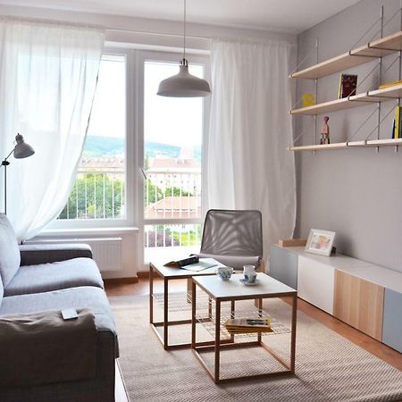 Brand New Apartment. Parking Spot Included! 브라티슬라바 외부 사진